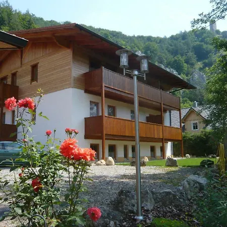 Gastehaus Regenbogen 2* אסינג